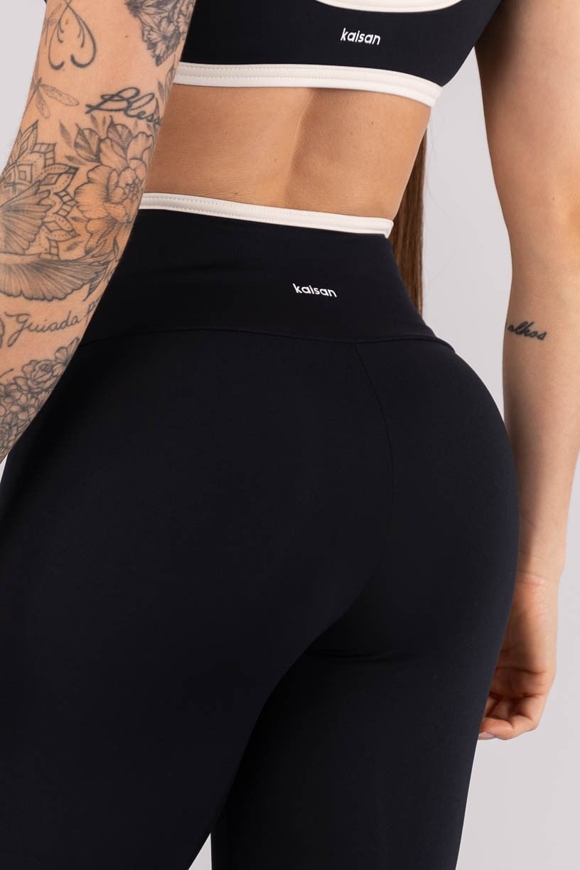 Calça Legging com Vivo e Viés Contrastante (Preto / Off-White) | Ref: K4454-C