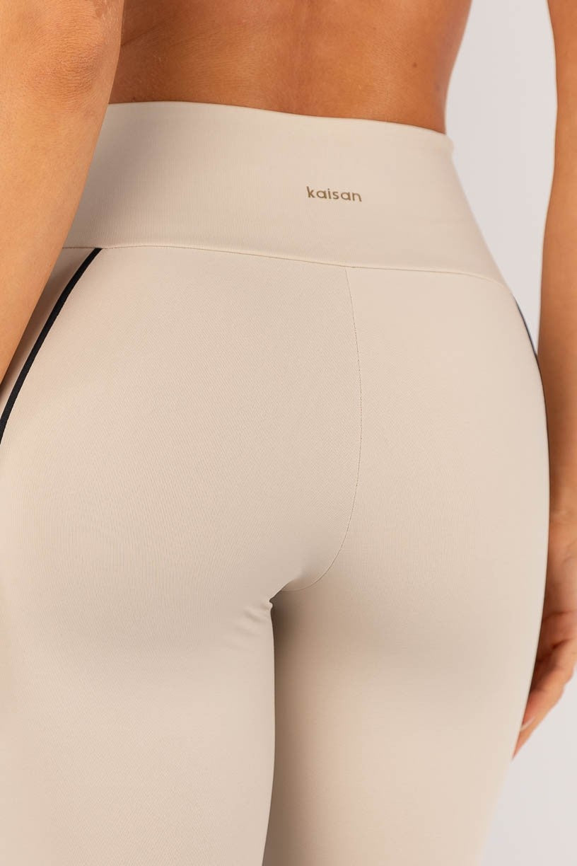 Calça Legging com Vivos (Bege / Preto) | Ref: K4598-B