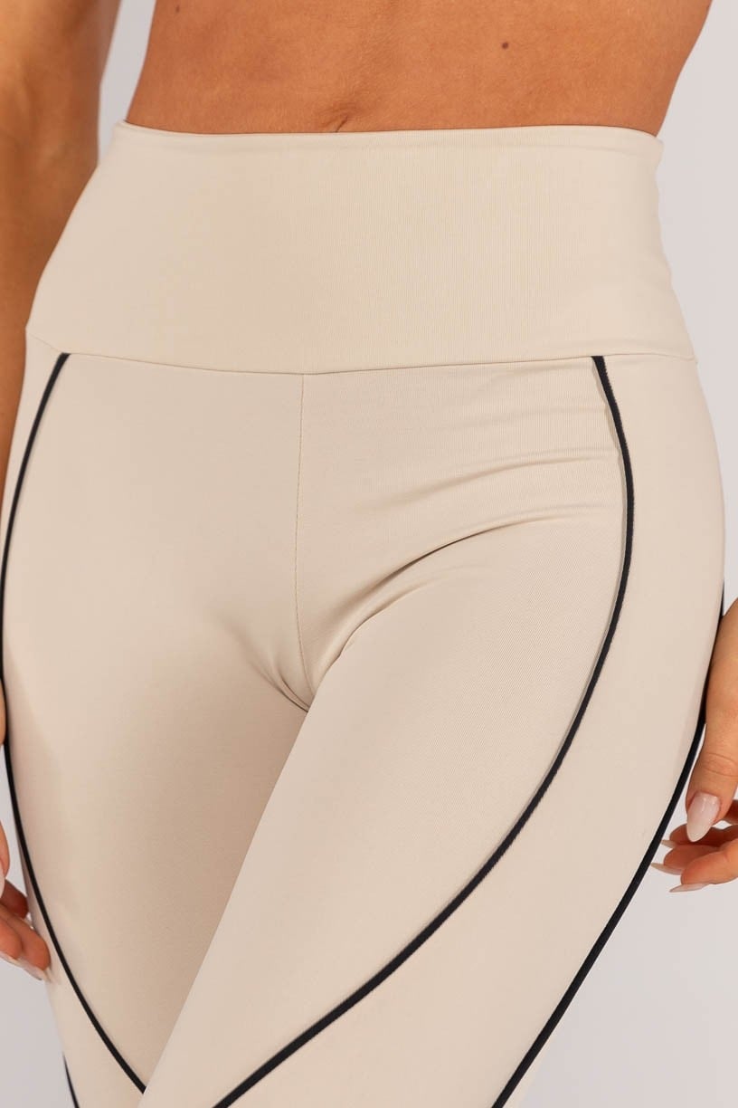 Calça Legging com Vivos (Bege / Preto) | Ref: K4598-B