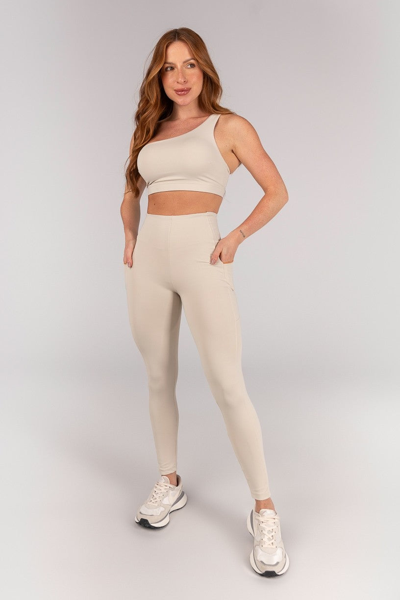 Calça Legging sem Cós Aparente e Bolsos (Off-White / Caramelo) | Ref: K4662-A