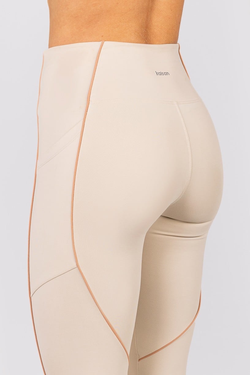 Calça Legging com Bolsos e Vivo (Off-White / Macadâmia) | Ref: K4647-C