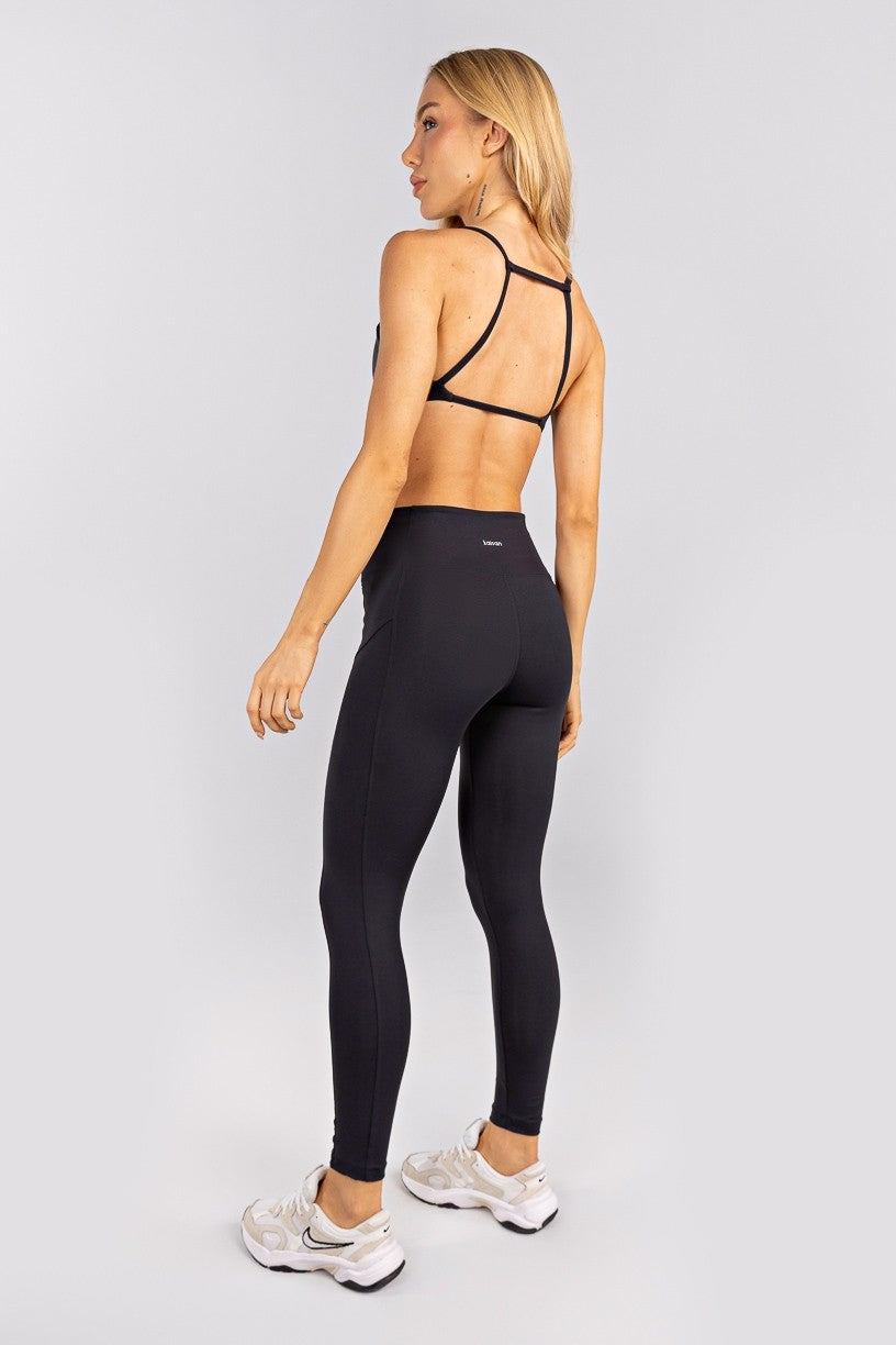 Calça Legging com Bolsos e Recortes (Preto) | Ref: K4751-A