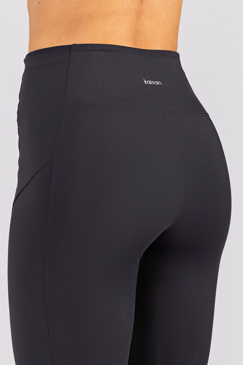 Calça Legging com Bolsos e Recortes (Preto) | Ref: K4751-A