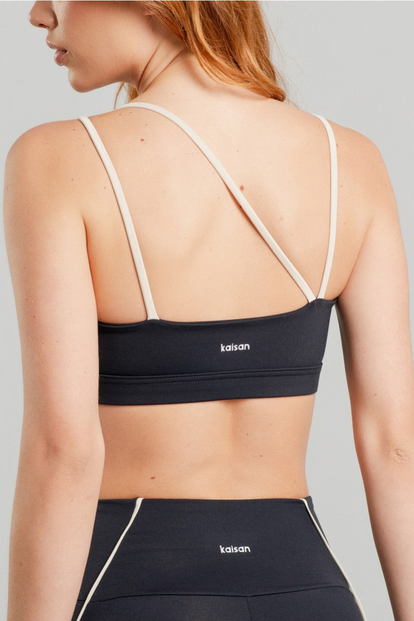 Top Assimétrico com Alças Contrastantes (Preto / Off-White) | Ref: K4874-B