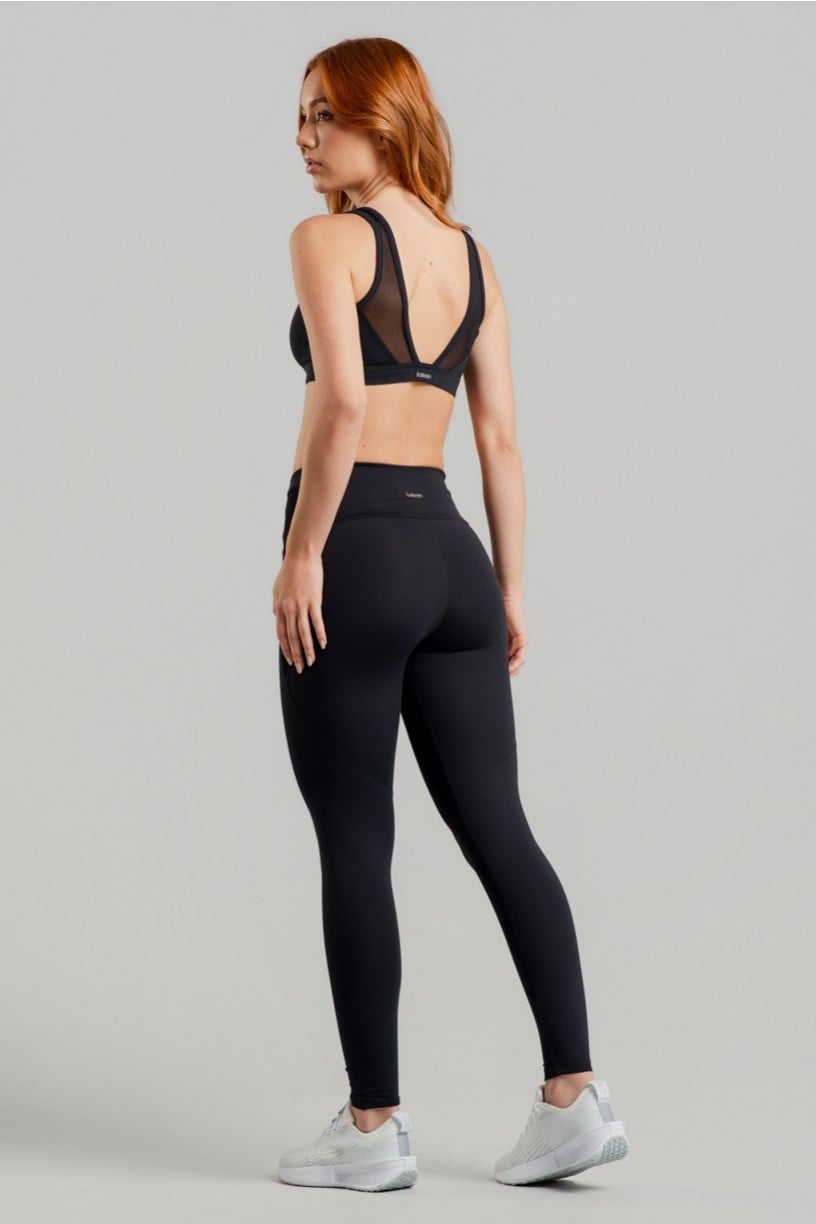 Calça Legging com Bolsos de Tule nas Laterais do Cós (Preto) | Ref: K4887-A