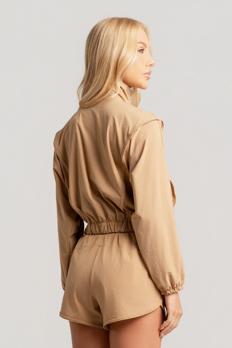 Jaqueta com Zíper e Bolsos (Khaki) | Ref: K4802-B