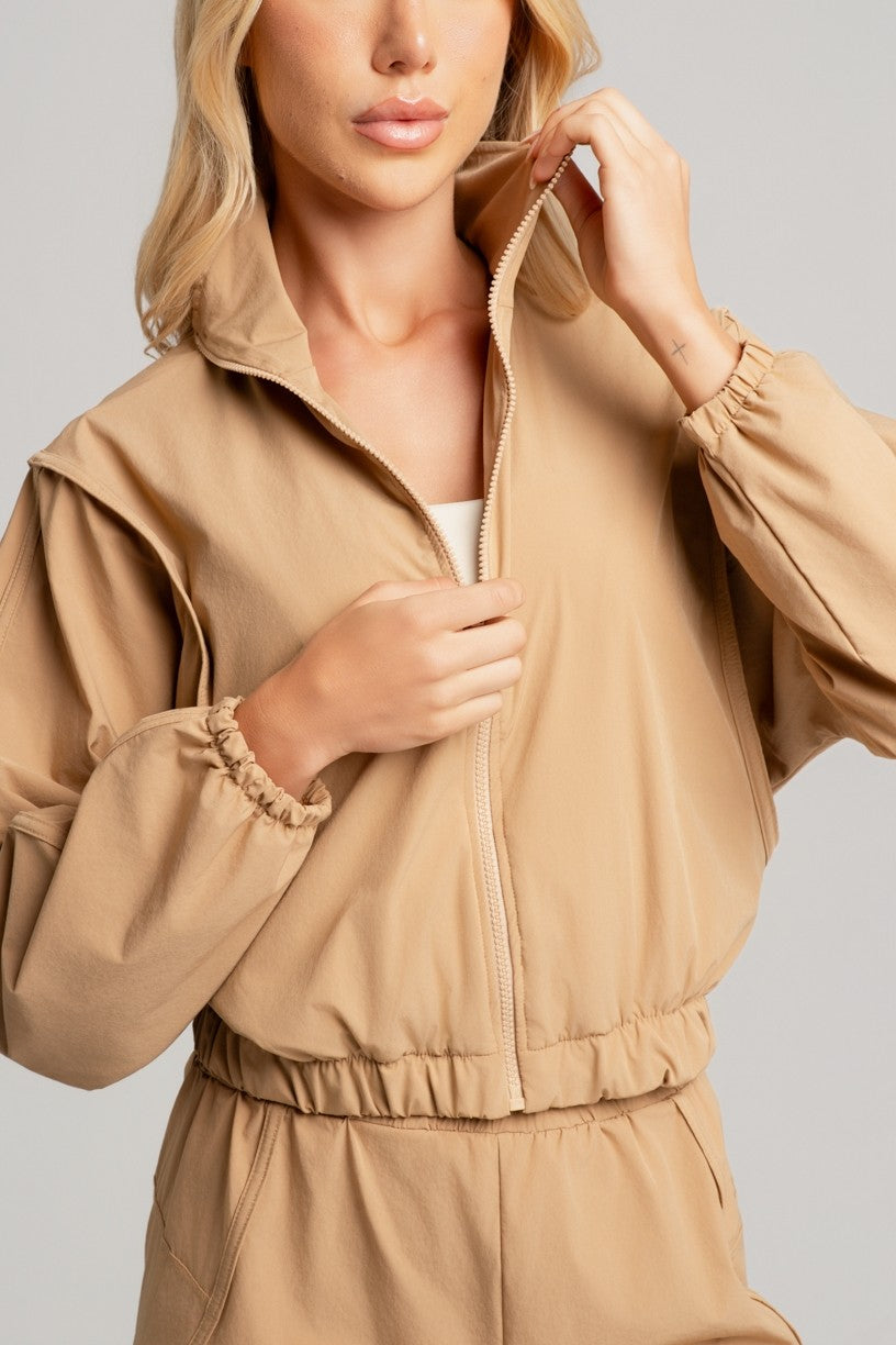 Jaqueta com Zíper e Bolsos (Khaki) | Ref: K4802-B