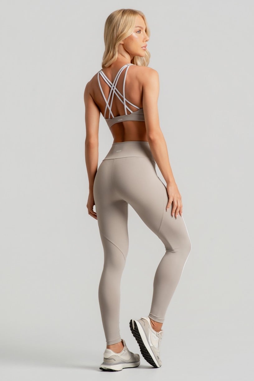 Top com Alças Triplas Cruzadas nas Costas (Duna / Branco) | Ref: K4913-A