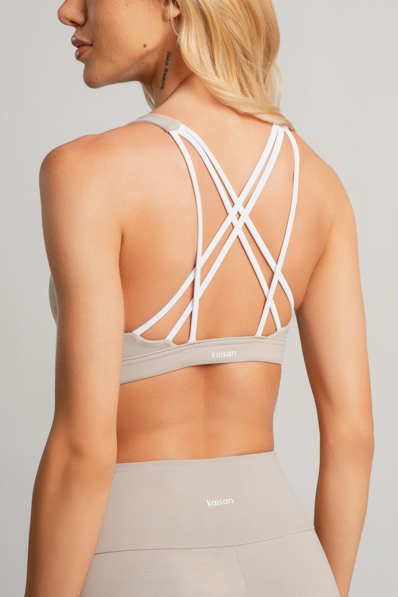Top com Alças Triplas Cruzadas nas Costas (Duna / Branco) | Ref: K4913-A